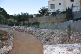 Jardin sec à Port-Vendres