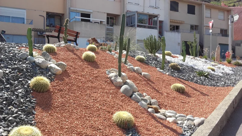 Espace vert communal de cactus à Port-Vendres